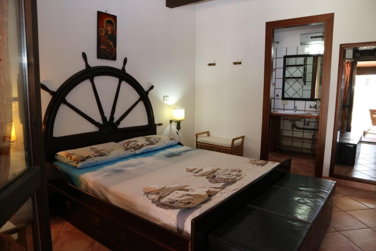 Aurelio Rapillo Hotel Latina Luaran gambar
